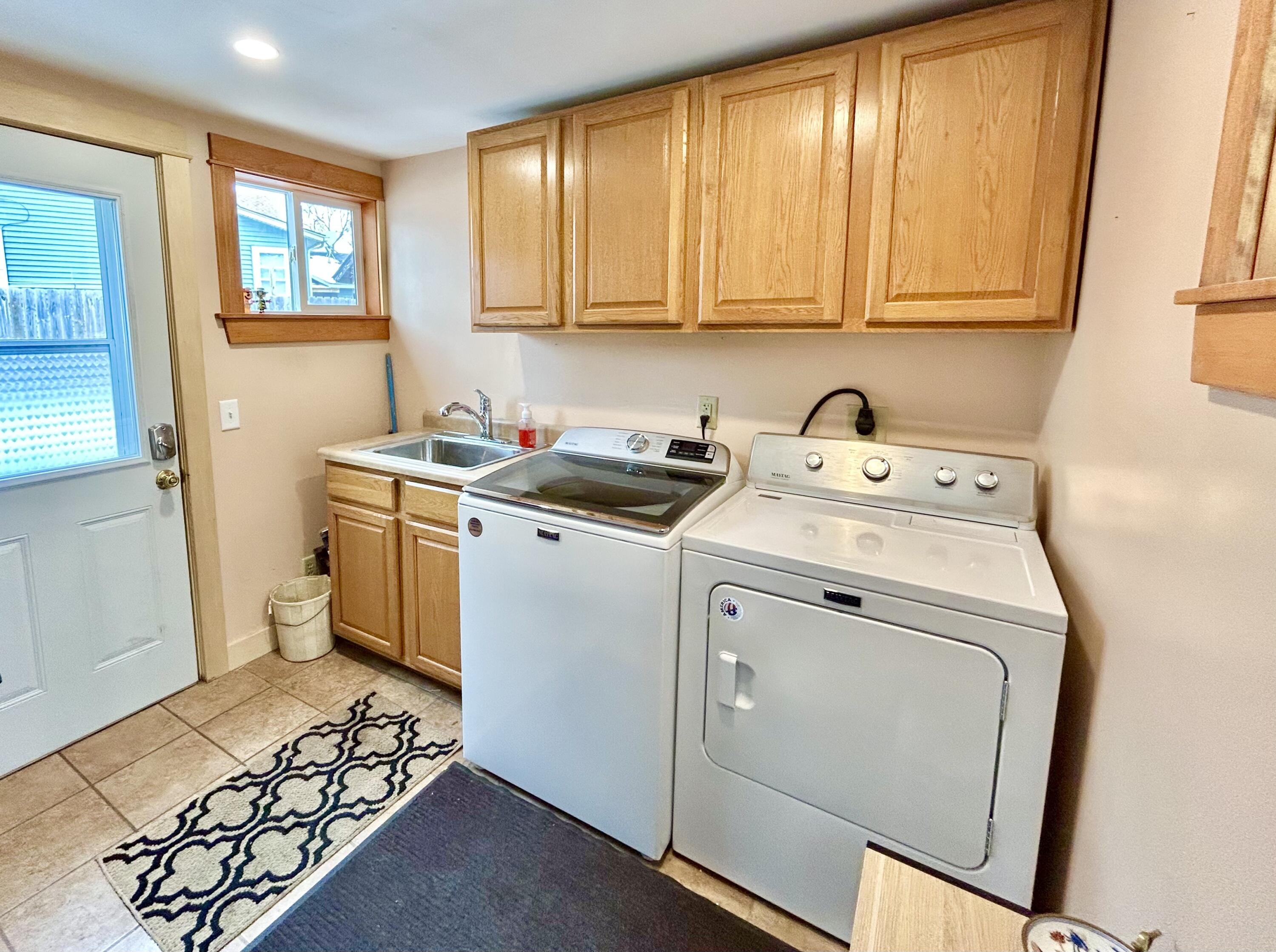 516 Riverside Drive Fort Atkinson, WI 53538 - Photo 9 of 17 Laundry