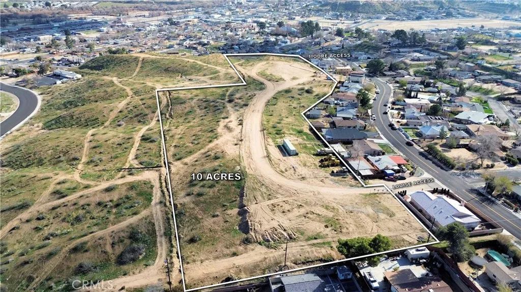 0 Forrest Victorville, CA 92395 - Photo 4 of 5 an aerial view of a swimming pool