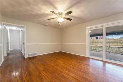 3621 Pleasant Run Road Irving, TX 75062 - Photo 4 of 18