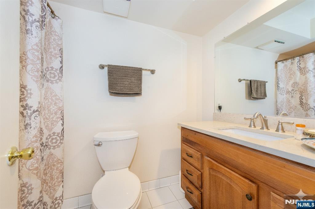 4125 Hilltop Road Mahwah, NJ 07430 - Photo 15 of 17