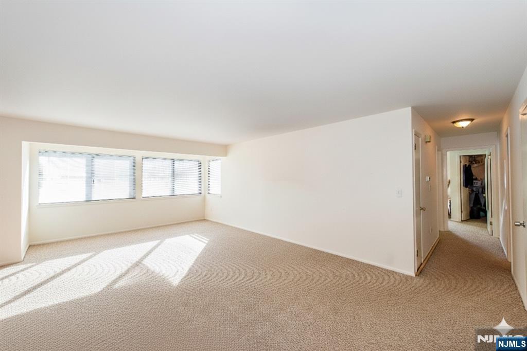 4125 Hilltop Road Mahwah, NJ 07430 - Photo 3 of 17