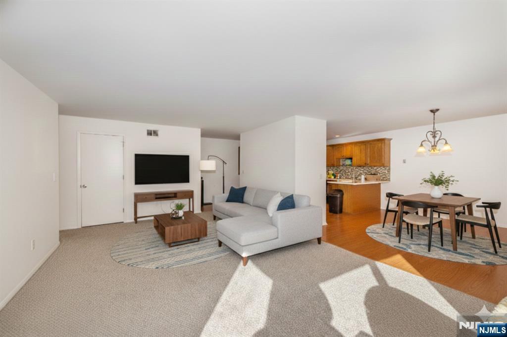 4125 Hilltop Road Mahwah, NJ 07430 - Photo 6 of 17