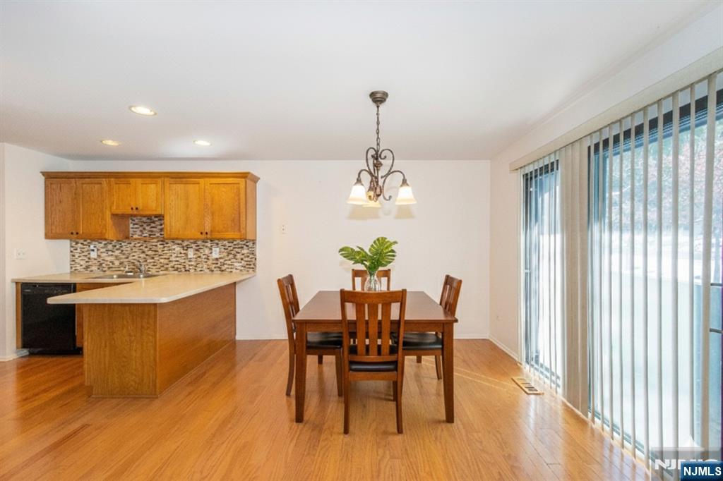 4125 Hilltop Road Mahwah, NJ 07430 - Photo 8 of 17