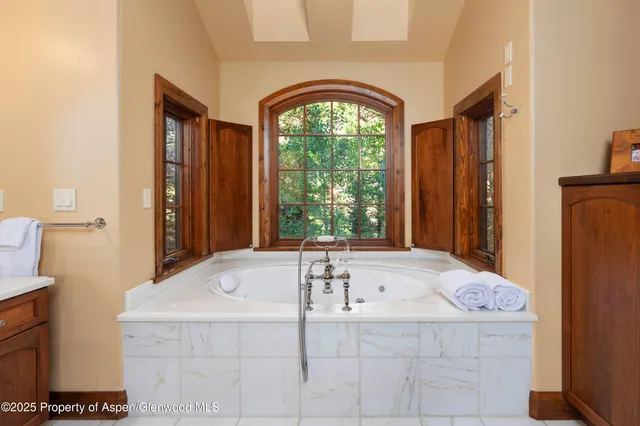 $150,000 | 800 South Hayden Road, Aspen, CO 81611