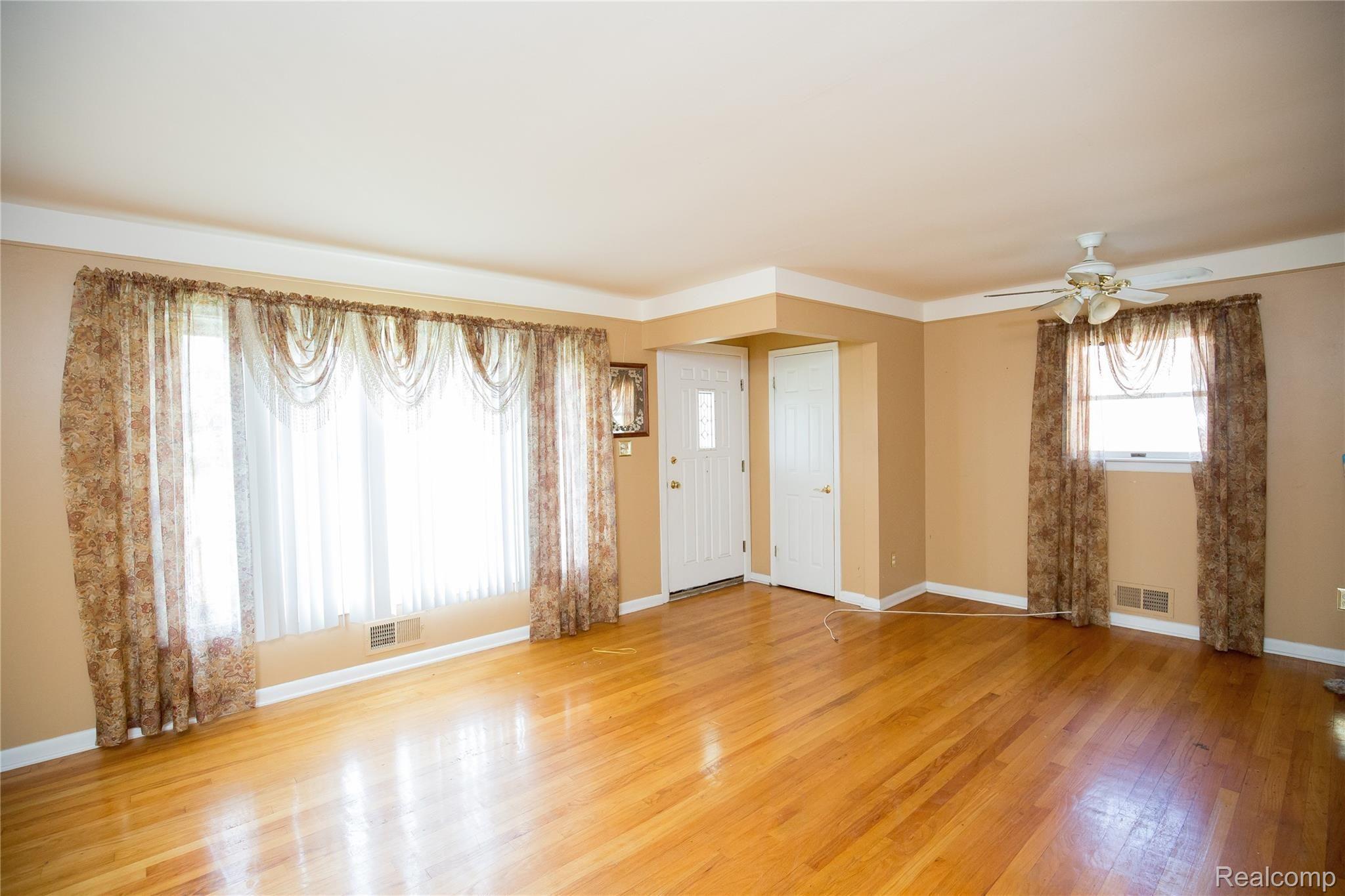 5053 East 13 Mile Road Warren, MI 48092 - Photo 2 of 17 MP5D9570.jpg