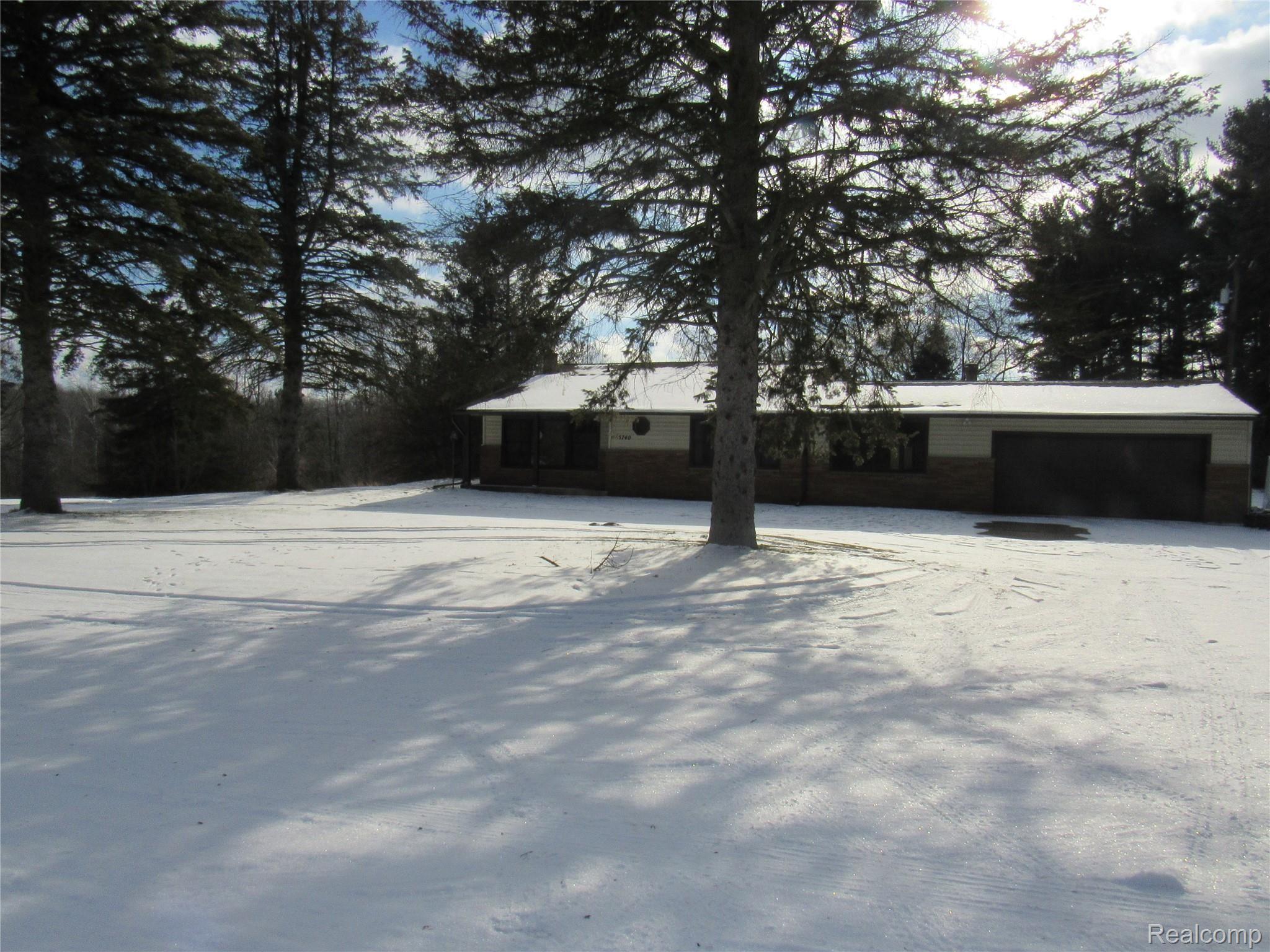 5740 Textile Road Ypsilanti, MI 48197 - Photo 3 of 62 Peace and Serenity!