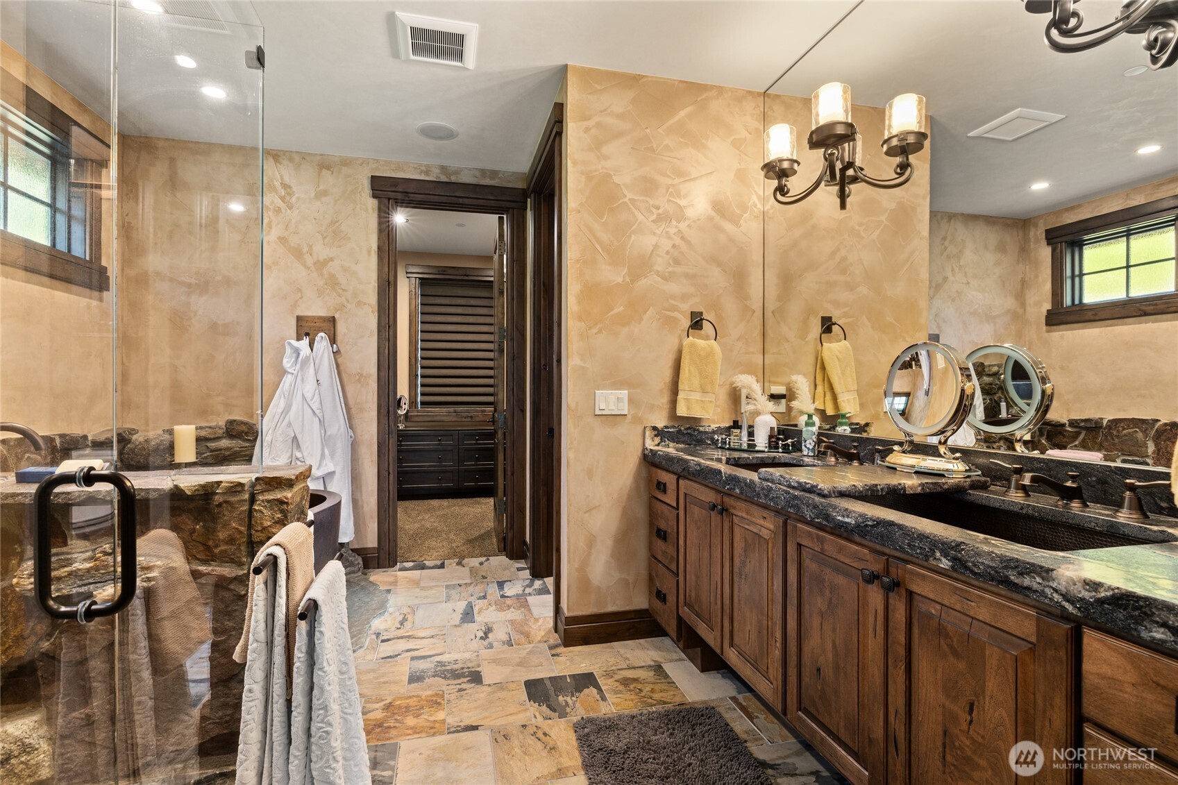 530 Spragger Way Cle Elum, WA 98922 - Photo 19 of 40 a kitchen with a sink and a stove