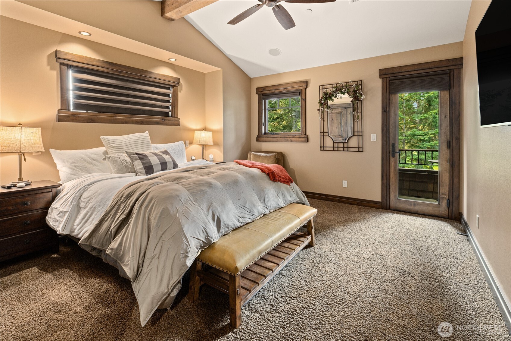 530 Spragger Way Cle Elum, WA 98922 - Photo 24 of 40 a bed sitting in a bedroom next to a window