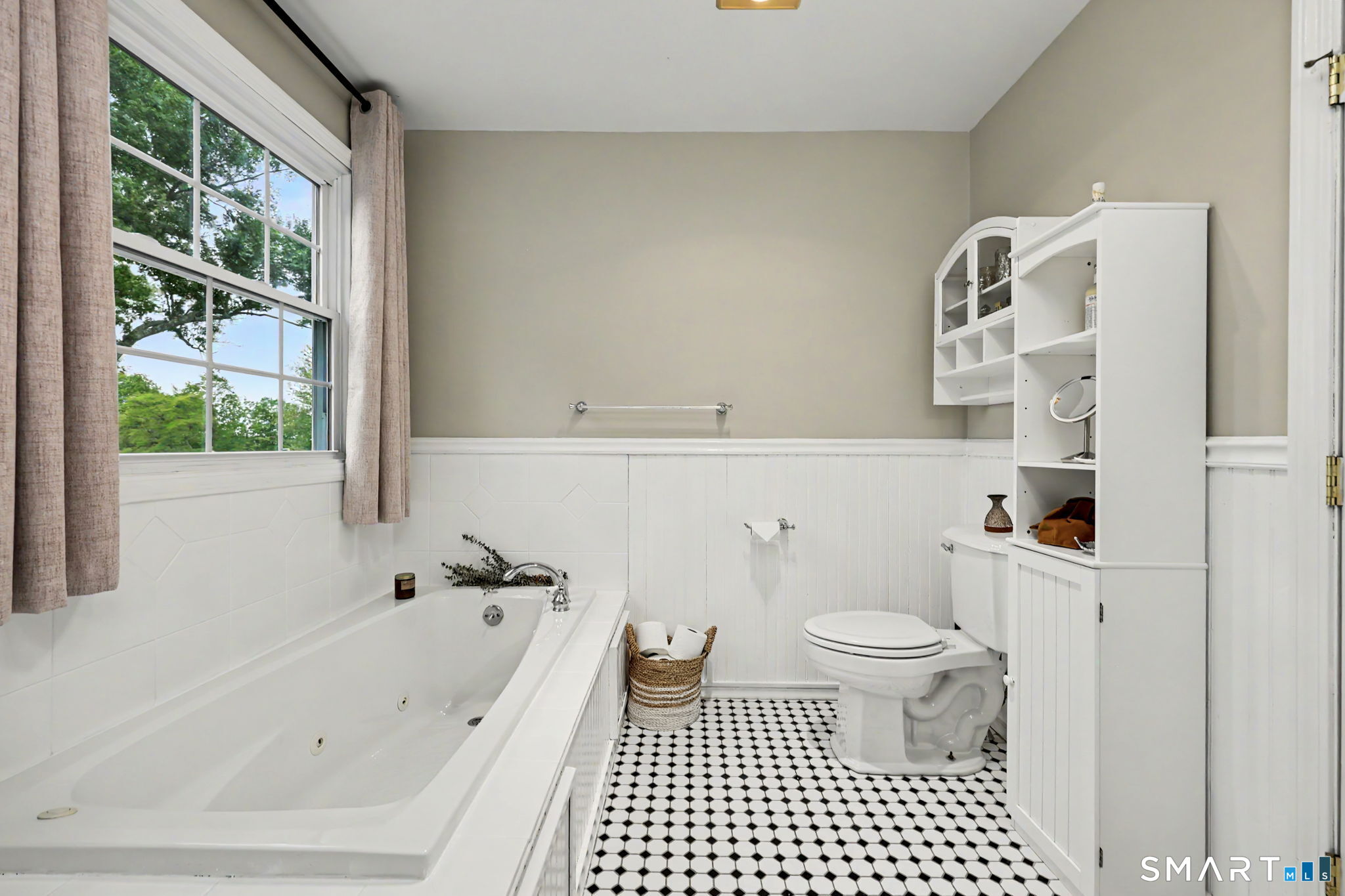 50 Crown Street Trumbull, CT 06611 - Photo 24 of 29