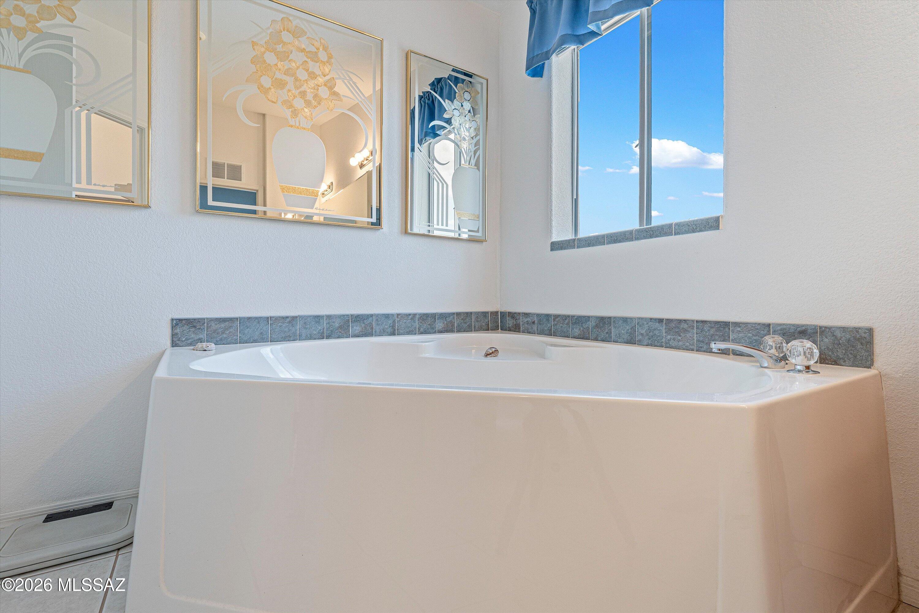 8401 South Kolb Road, Unit 524 Tucson, AZ 85756 - Photo 21 of 31 Primary Bathroom