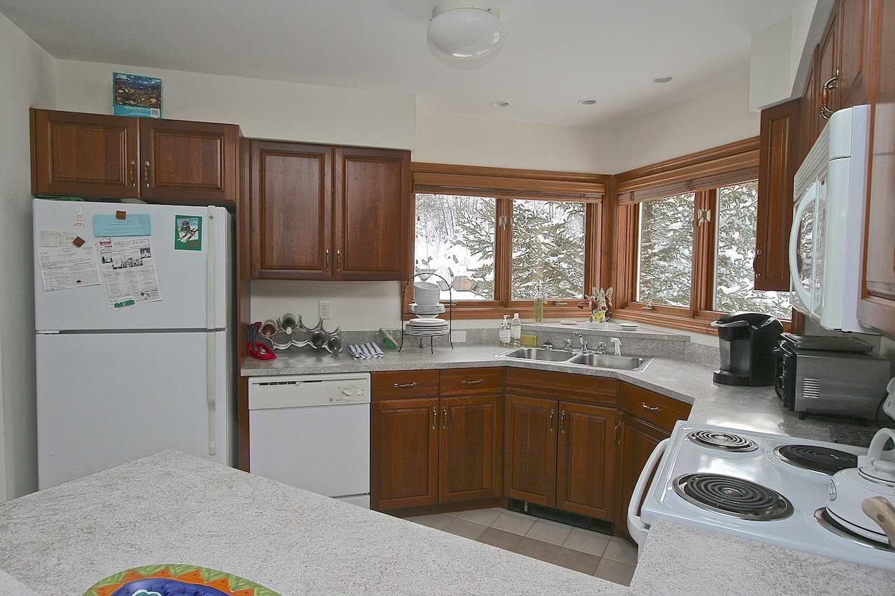 256 Crawford Ridge Road, Unit 6 Carroll, NH 03595 - Photo 11 of 33