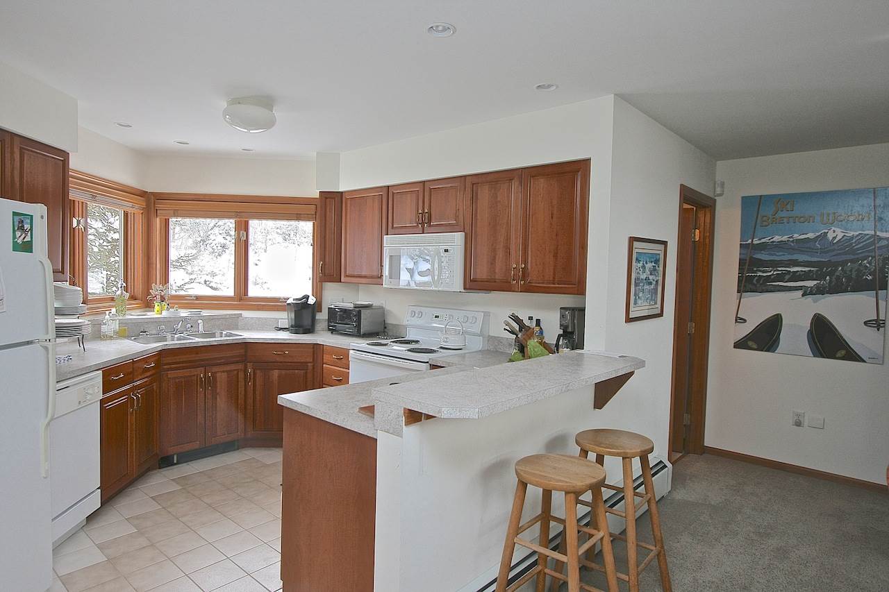 256 Crawford Ridge Road, Unit 6 Carroll, NH 03595 - Photo 12 of 33
