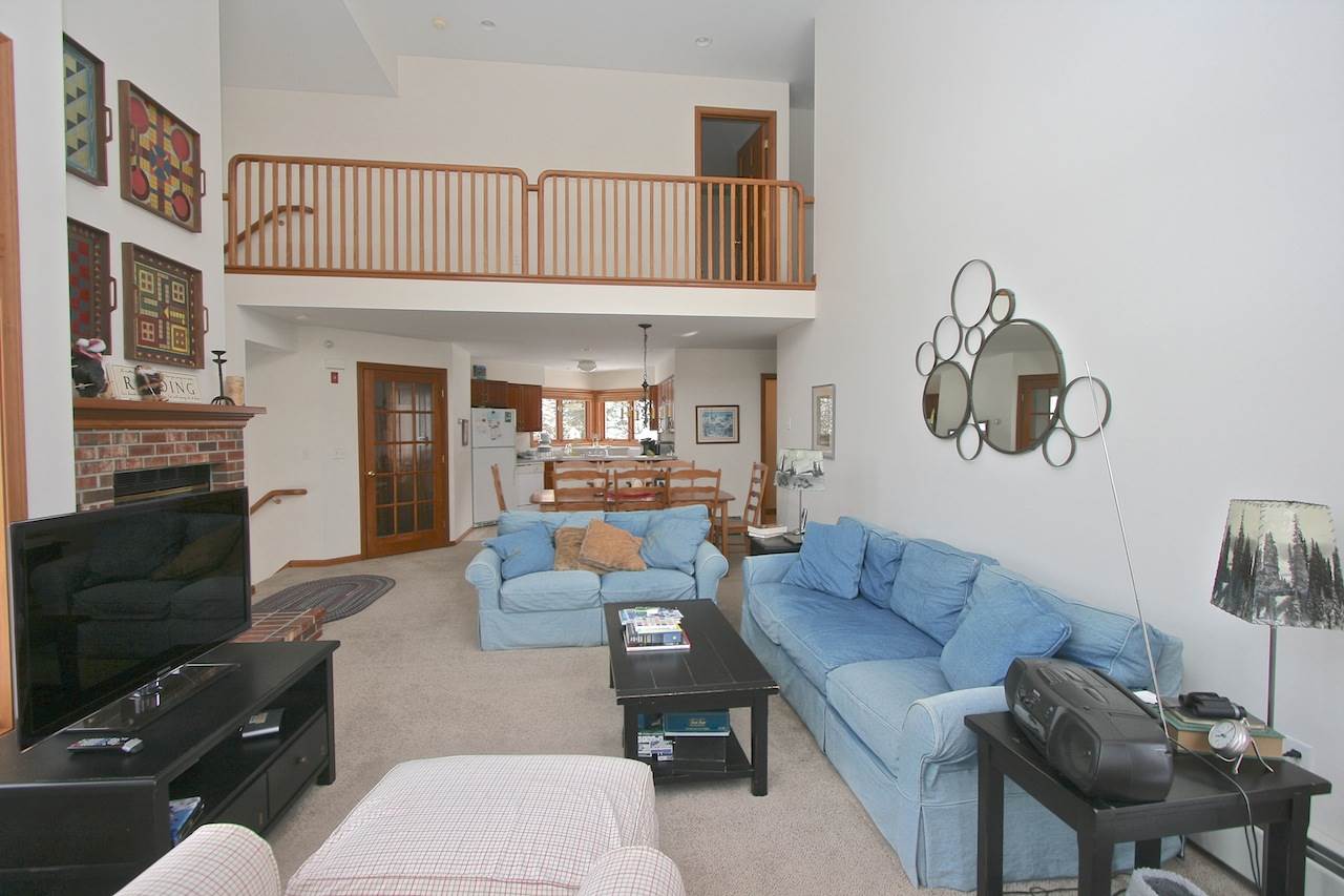256 Crawford Ridge Road, Unit 6 Carroll, NH 03595 - Photo 4 of 33