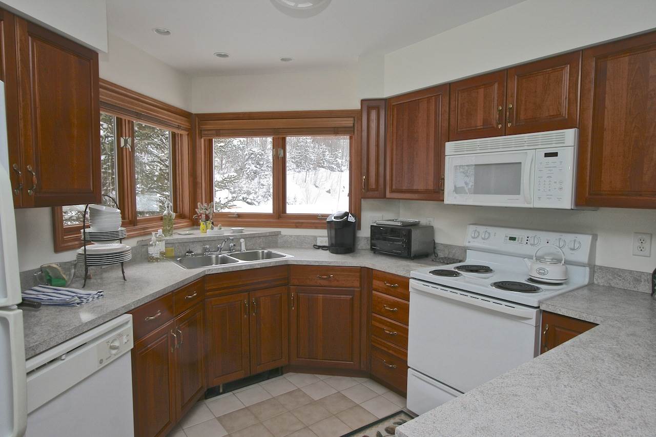 256 Crawford Ridge Road, Unit 6 Carroll, NH 03595 - Photo 10 of 33