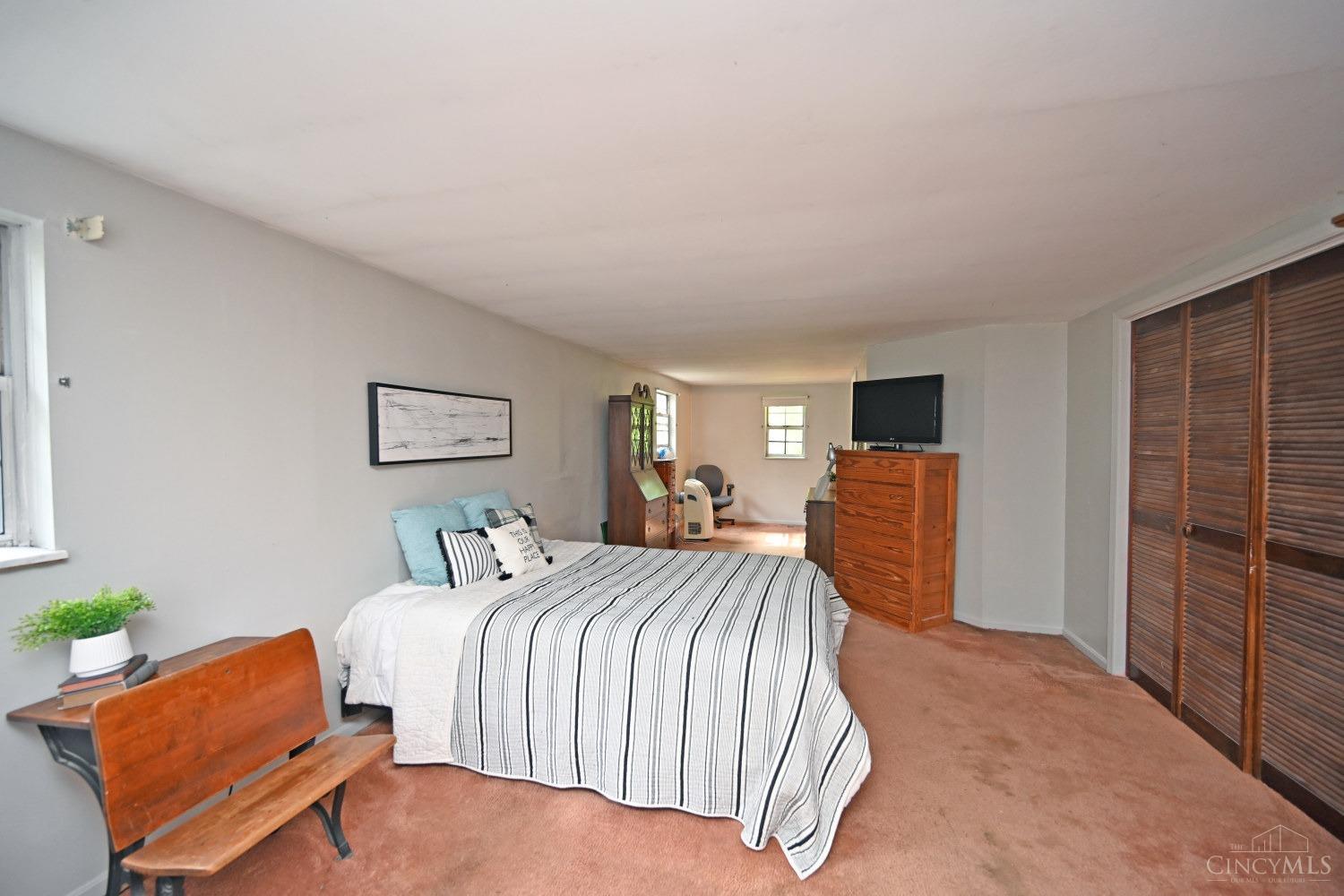 4051 Hubble Road Cincinnati, OH 45247 - Photo 16 of 37