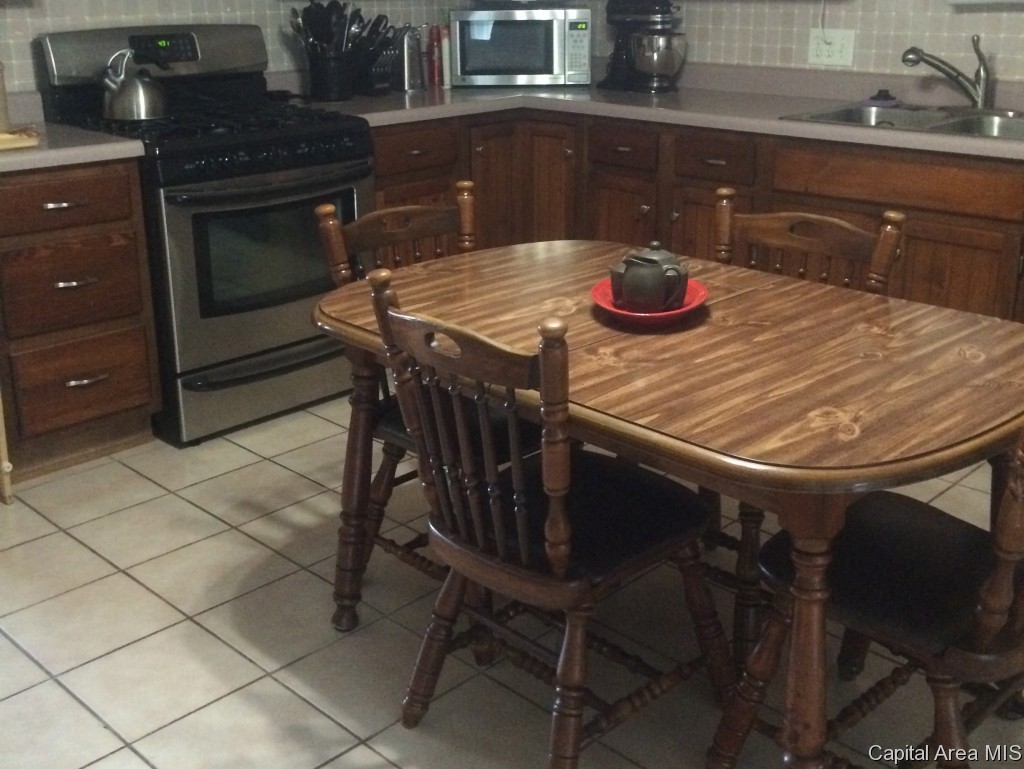 220 Willow Lane Springfield, IL 62707 - Photo 7 of 24