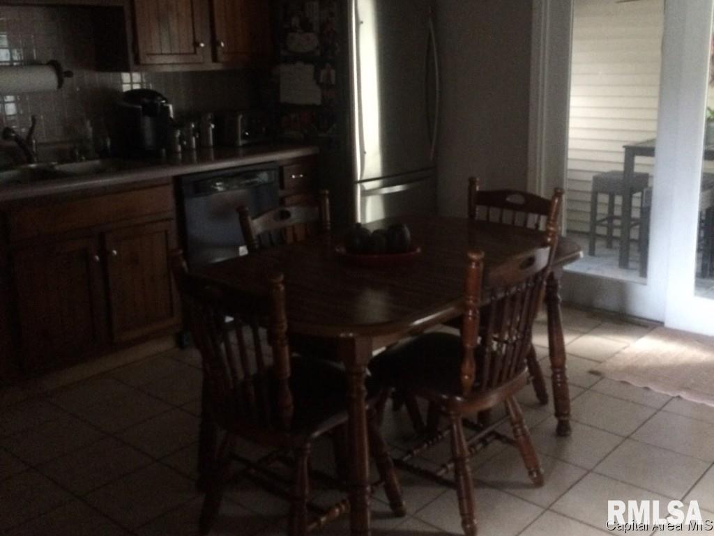 220 Willow Lane Springfield, IL 62707 - Photo 9 of 24