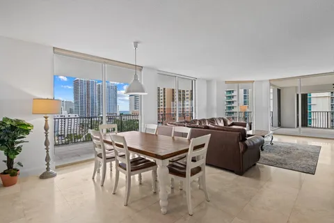 $975,000 | Undisclosed Address, Fort Lauderdale, FL 33316