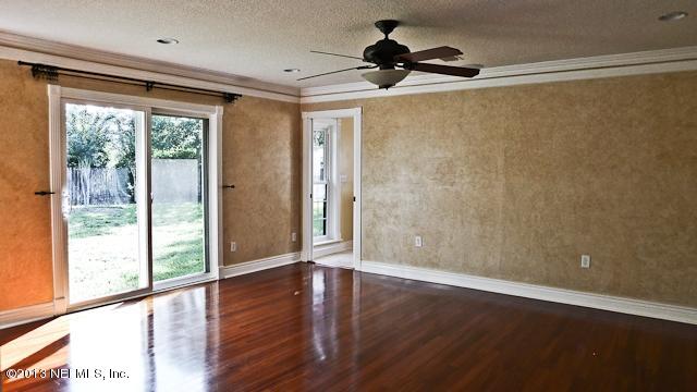 8184 Shady Grove Road Jacksonville, FL 32256 - Photo 17 of 47 MASTER BEDRM/WOOD FL/EXT CROWN MOLDING