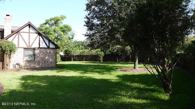 8184 Shady Grove Road Jacksonville, FL 32256 - Photo 35 of 47 Large Backyard beyond Pool Area