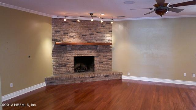 8184 Shady Grove Road Jacksonville, FL 32256 - Photo 8 of 47 WOOD BURNING FIREPLACE/BRICK/WOOD MANTLE