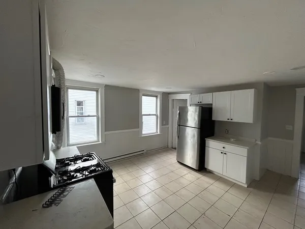 $2,350 | 19 Henchman Street, Unit U3, Worcester, MA 01605
