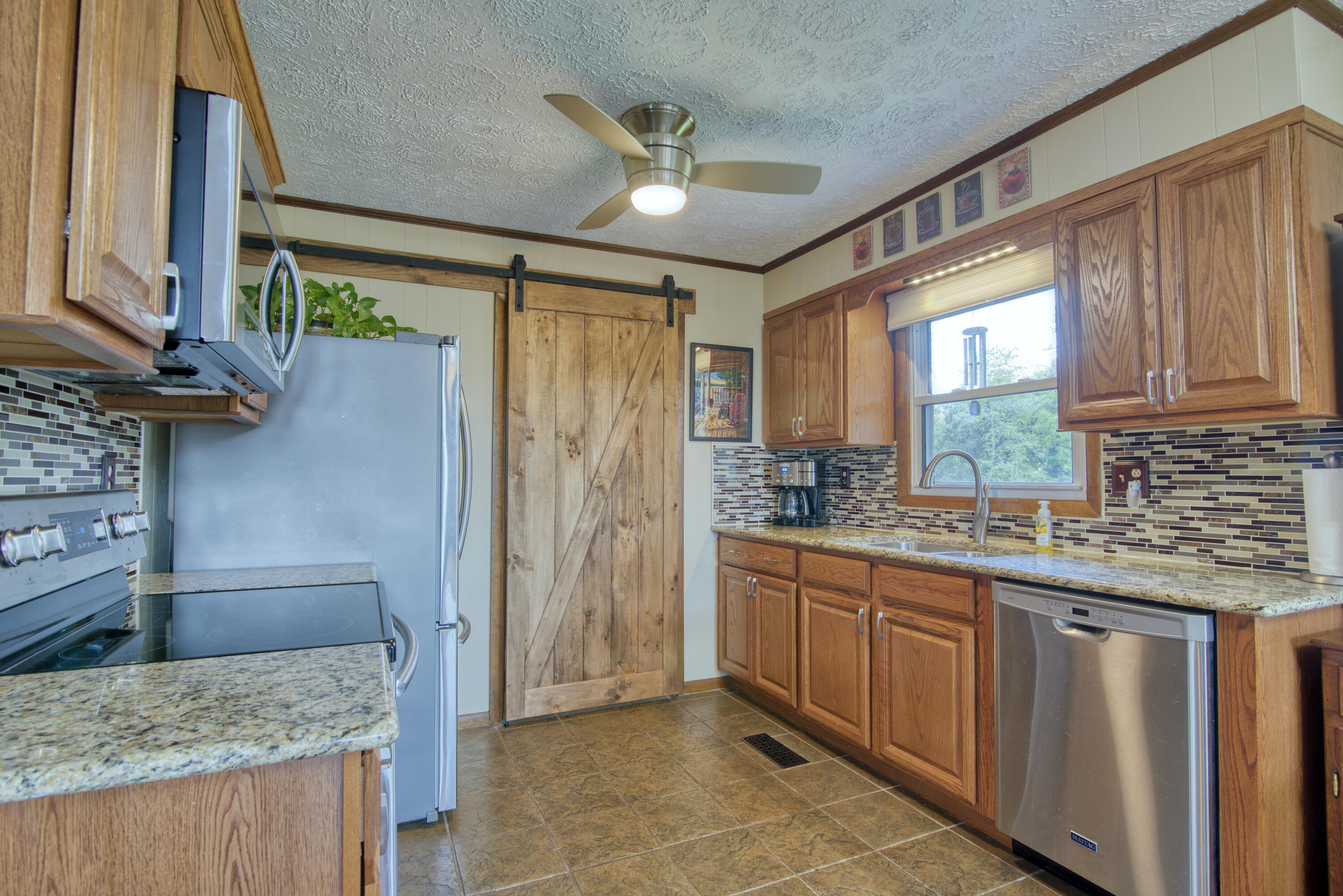 149 Ellis Road Blountville, TN 37617 - Photo 10 of 34 Ellis_46