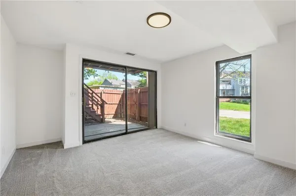 $268,900 | 10075 North Locust Street, Kansas City, MO 64155