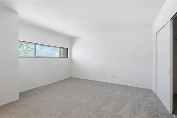 $268,900 | 10075 North Locust Street, Kansas City, MO 64155