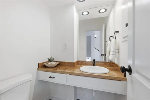 $268,900 | 10075 North Locust Street, Kansas City, MO 64155