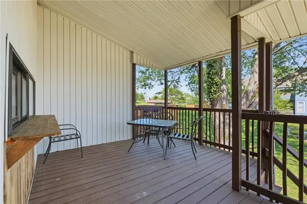 $268,900 | 10075 North Locust Street, Kansas City, MO 64155