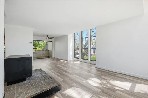 $268,900 | 10075 North Locust Street, Kansas City, MO 64155