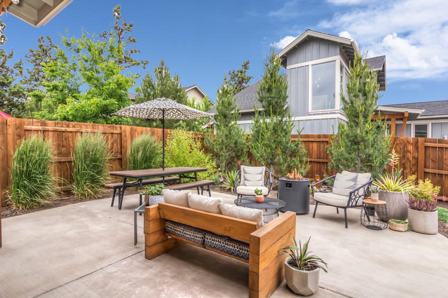 63150 Iner Loop Bend, OR 97701 - Photo 15 of 45 Patio space just off the great room