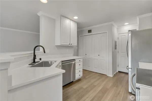 $474,000 | 10030 Holly Drive, Unit 122, Everett, WA 98204