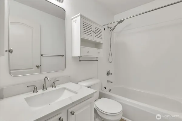 $474,000 | 10030 Holly Drive, Unit 122, Everett, WA 98204