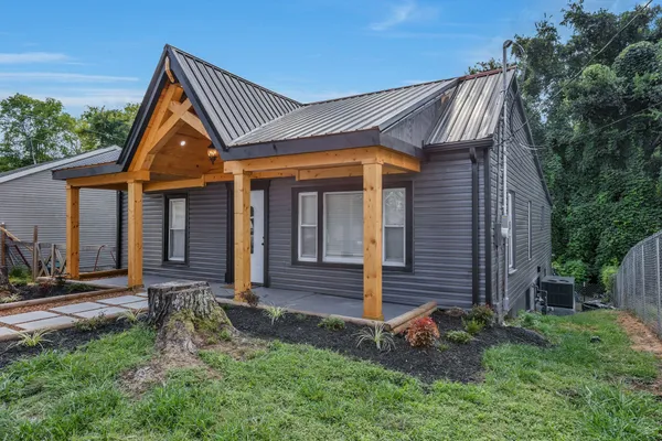 $249,000 | 174 Columbia Avenue, Centerville, TN 37033