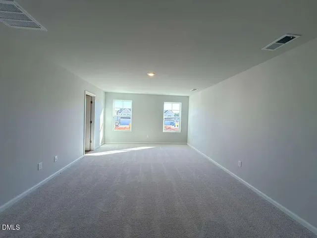 a view of empty room with window