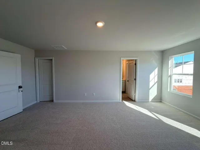 a view of empty room with window