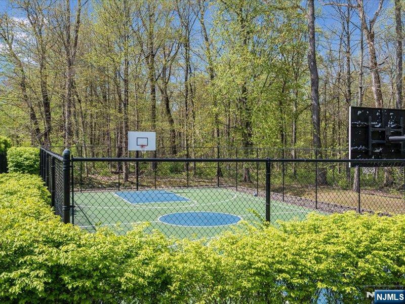 17 Pacio Court, Unit 2017 Roseland, NJ 07068 - Photo 37 of 38