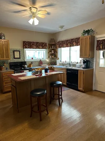 $275,000 | 23407 Highway 51, Elkville, IL 62932