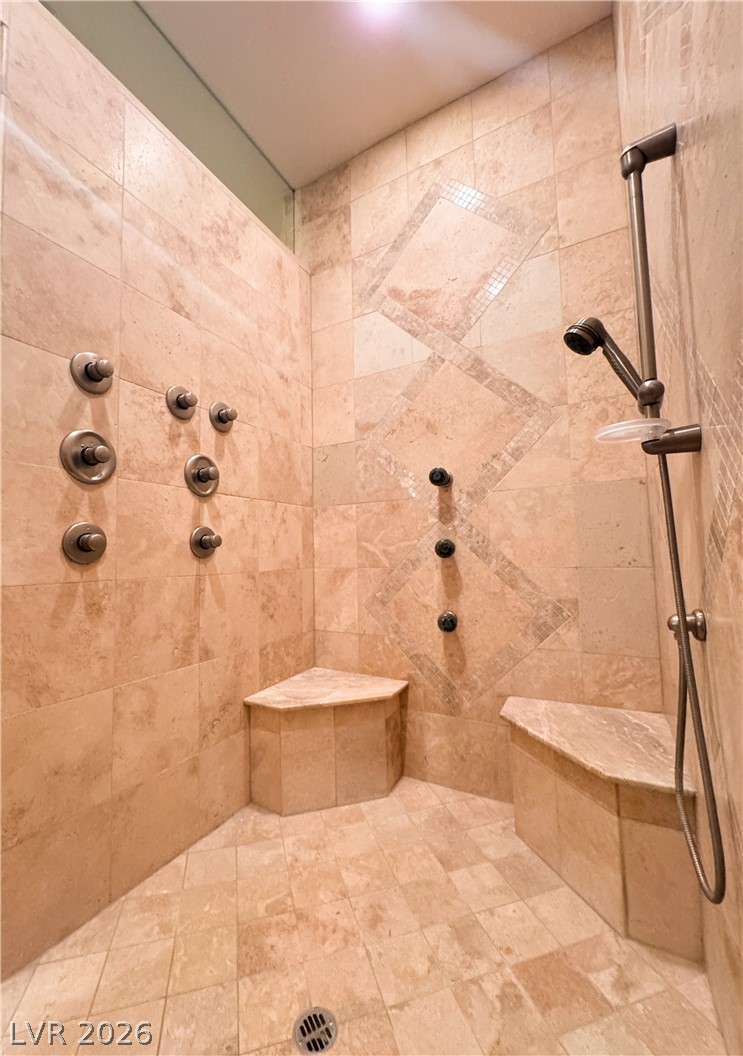 861 Majestic Ridge Court Henderson, NV 89052 - Photo 38 of 68 Full bathroom with tiled shower
