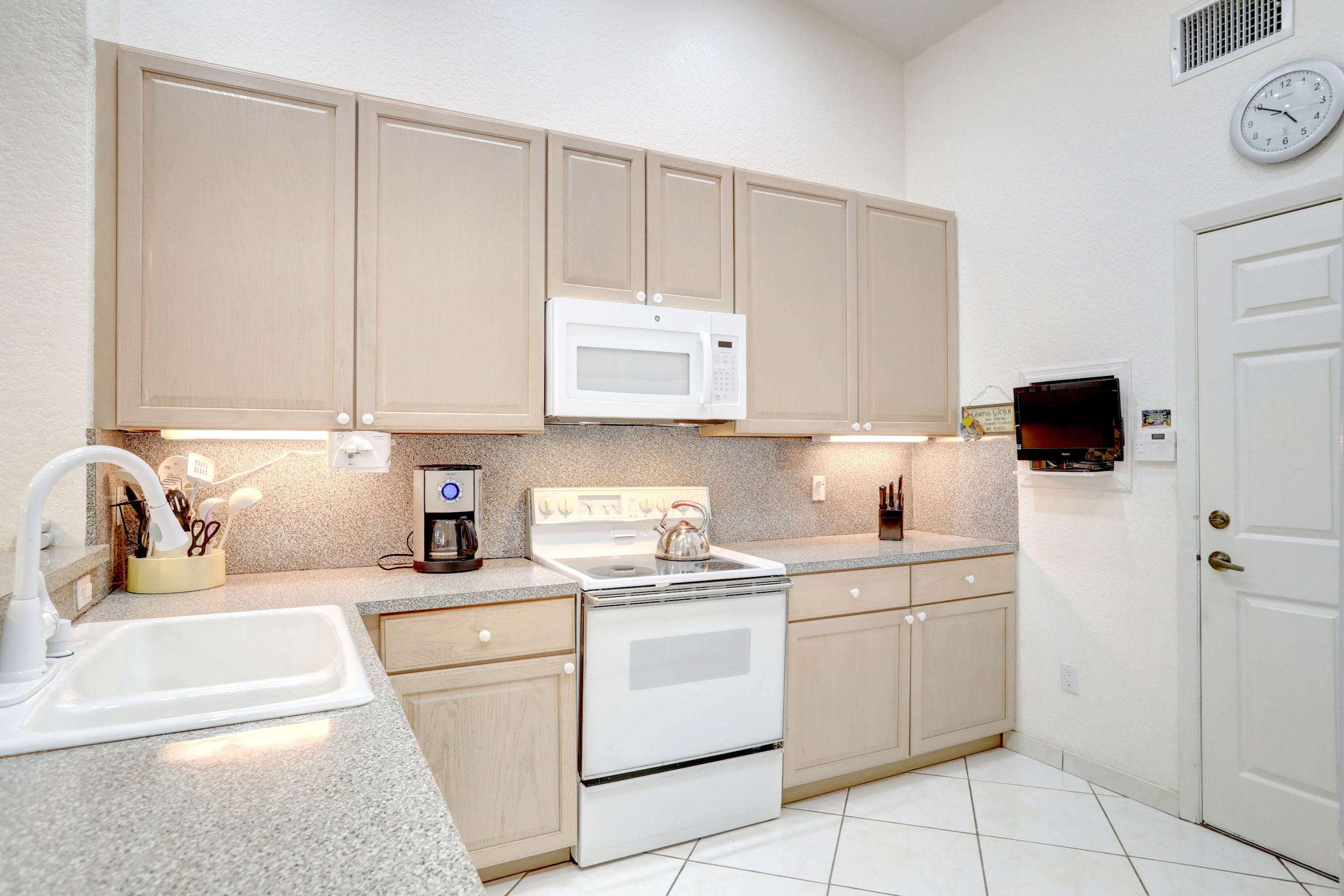 17223 Boca Club Boulevard, Unit 4 Boca Raton, FL 33487 - Photo 19 of 27 AG6I1049_50_51_52_53