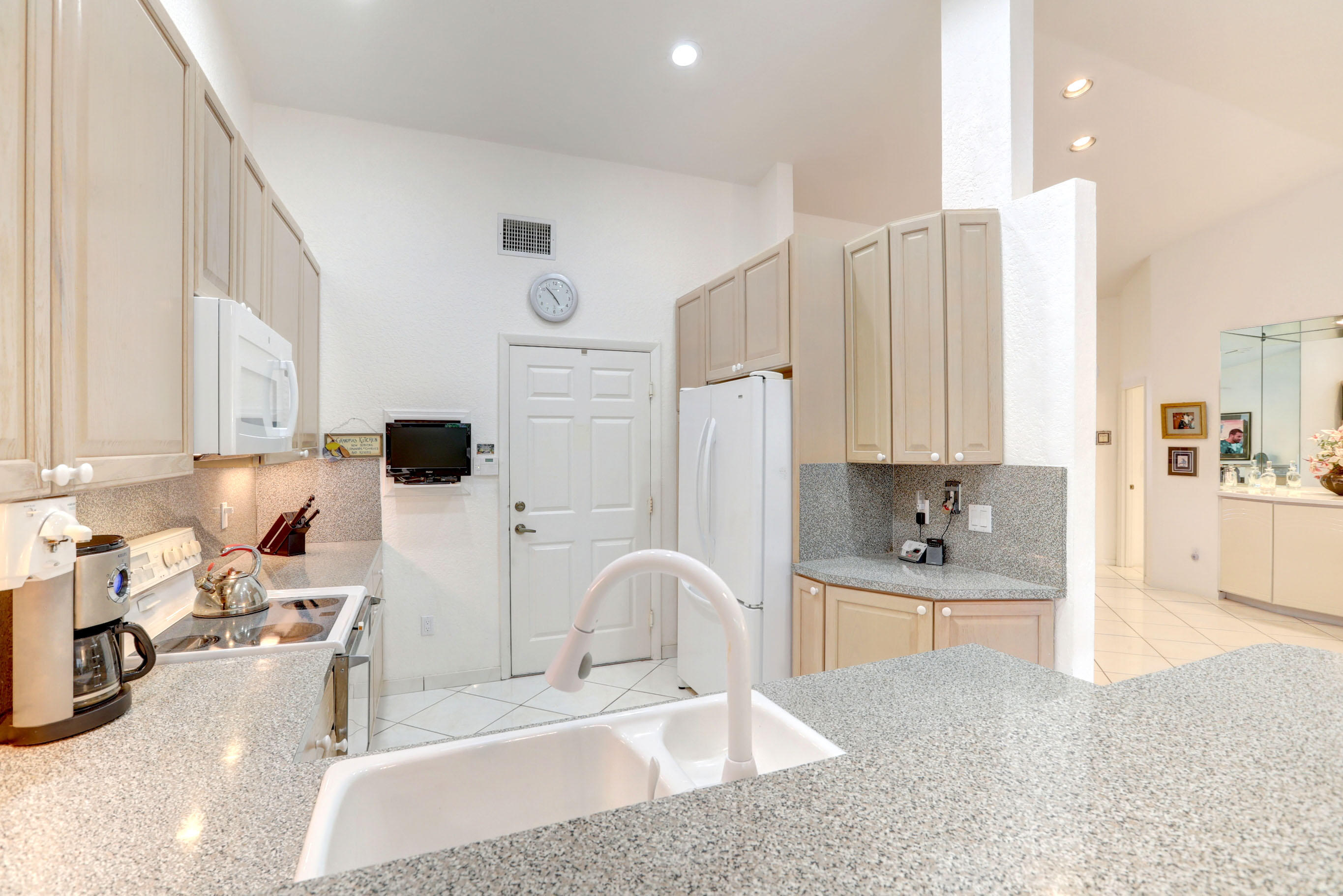 17223 Boca Club Boulevard, Unit 4 Boca Raton, FL 33487 - Photo 23 of 27 AG6I1084_5_6_7_8