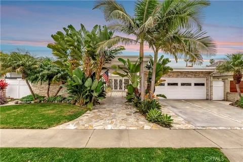 $2,500,000 | 17164 Edgewater Lane, Huntington Beach, CA 92649