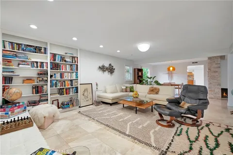 $2,500,000 | 17164 Edgewater Lane, Huntington Beach, CA 92649