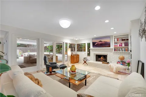 $2,500,000 | 17164 Edgewater Lane, Huntington Beach, CA 92649