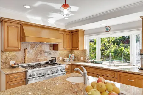 $2,500,000 | 17164 Edgewater Lane, Huntington Beach, CA 92649