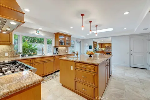 $2,500,000 | 17164 Edgewater Lane, Huntington Beach, CA 92649