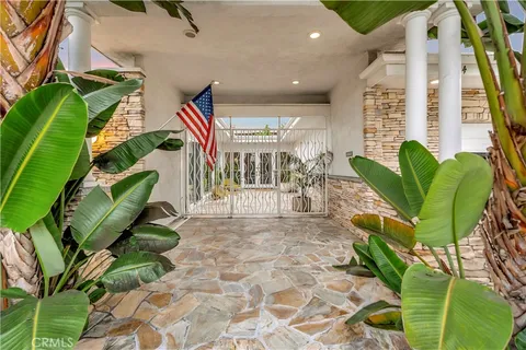 $2,500,000 | 17164 Edgewater Lane, Huntington Beach, CA 92649