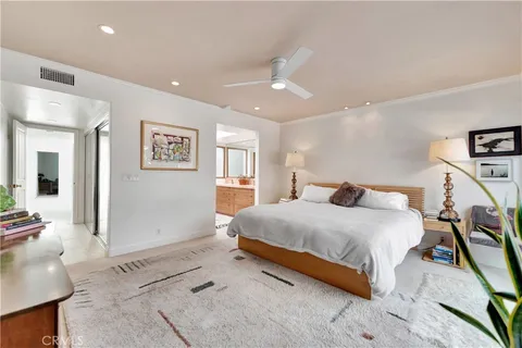 $2,500,000 | 17164 Edgewater Lane, Huntington Beach, CA 92649